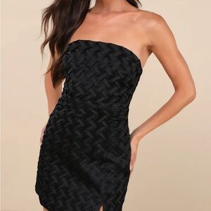 New With tags- Lulu's Black Strapless Textured Dress